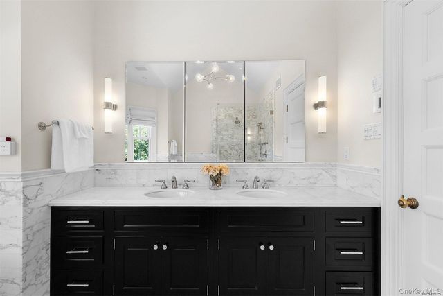 50 South Drive, Manhasset, NY 11030