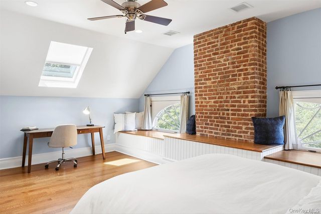 50 South Drive, Manhasset, NY 11030