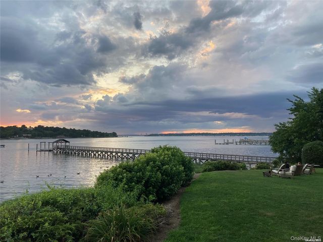 50 South Drive, Manhasset, NY 11030