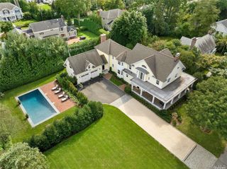 50 South Drive, Manhasset, NY 11030