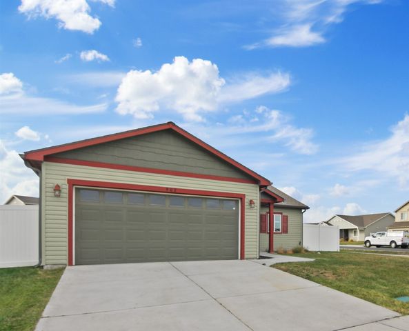 902 S Bogen Ct, Airway Heights, WA 99224