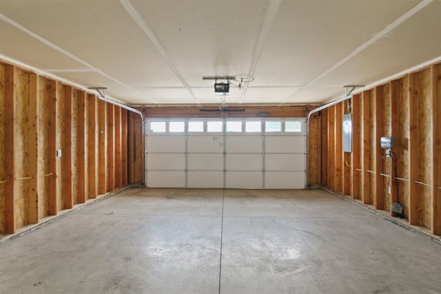 902 S Bogen Ct, Airway Heights, WA 99224