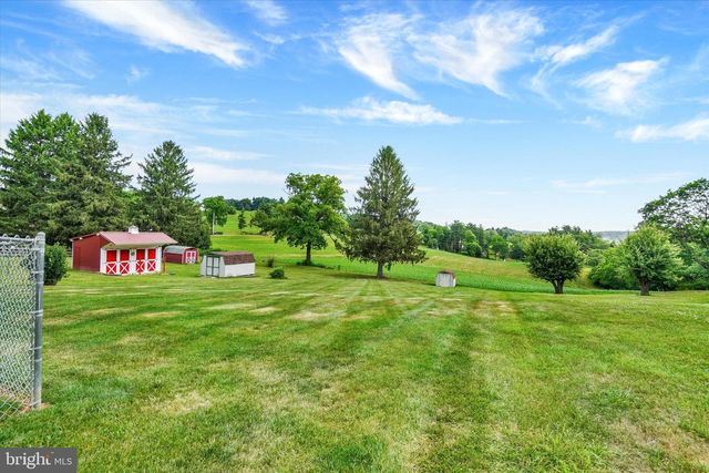 34 HIGH ST, Glen Rock, PA 17327