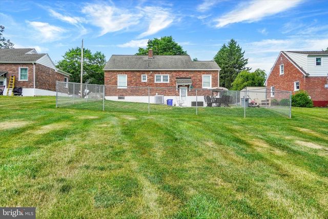 34 HIGH ST, Glen Rock, PA 17327