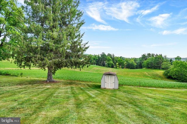 34 HIGH ST, Glen Rock, PA 17327
