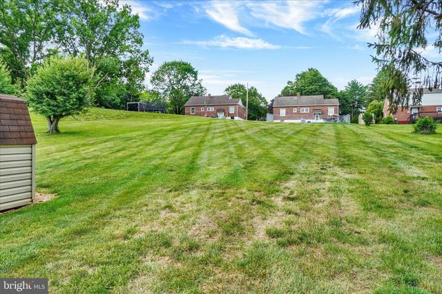 34 HIGH ST, Glen Rock, PA 17327