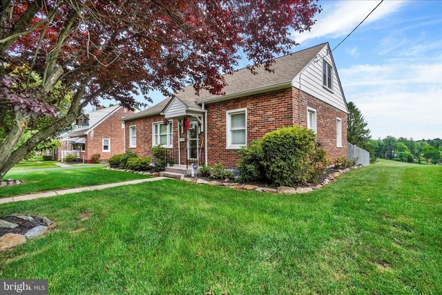 34 HIGH ST, Glen Rock, PA 17327