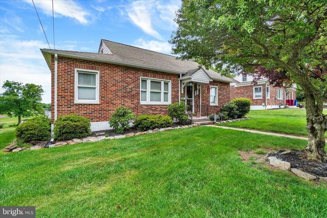 34 HIGH ST, Glen Rock, PA 17327