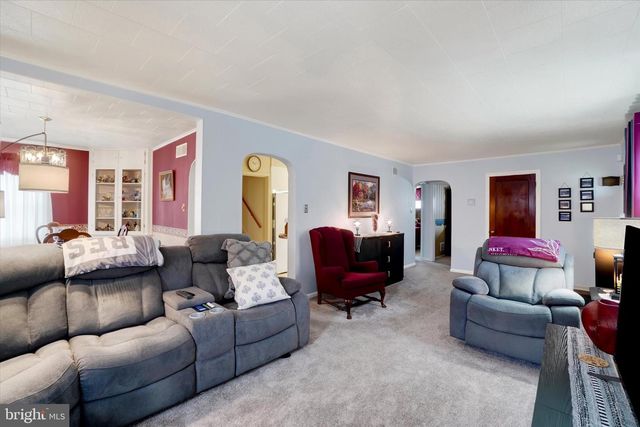 34 HIGH ST, Glen Rock, PA 17327