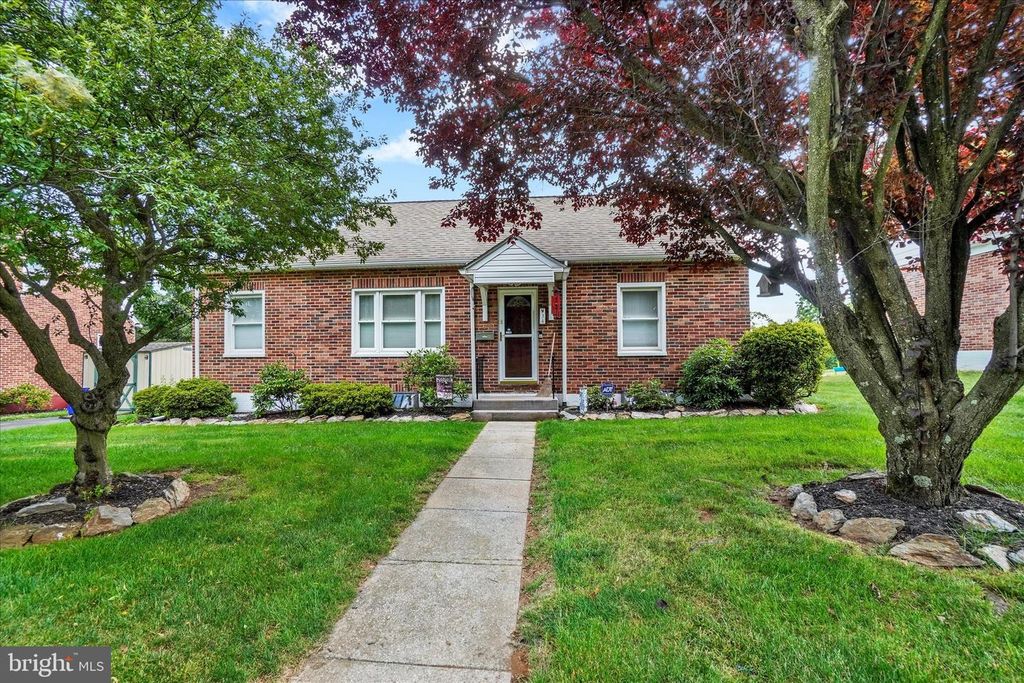 34 HIGH ST, Glen Rock, PA 17327