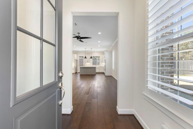 106 Magnolia Green Street, Shenandoah, TX 77384