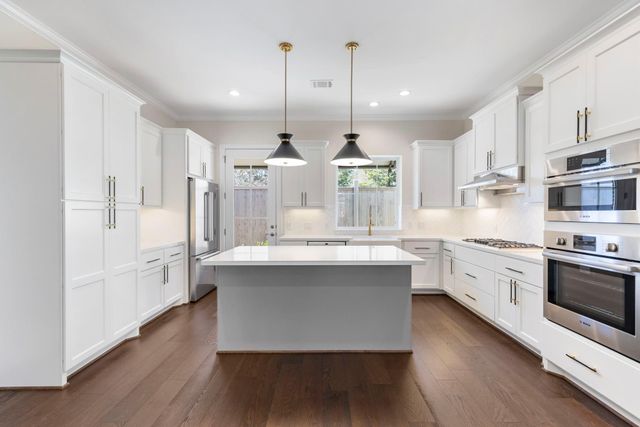106 Magnolia Green Street, Shenandoah, TX 77384