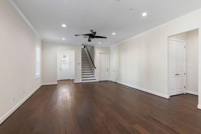 106 Magnolia Green Street, Shenandoah, TX 77384