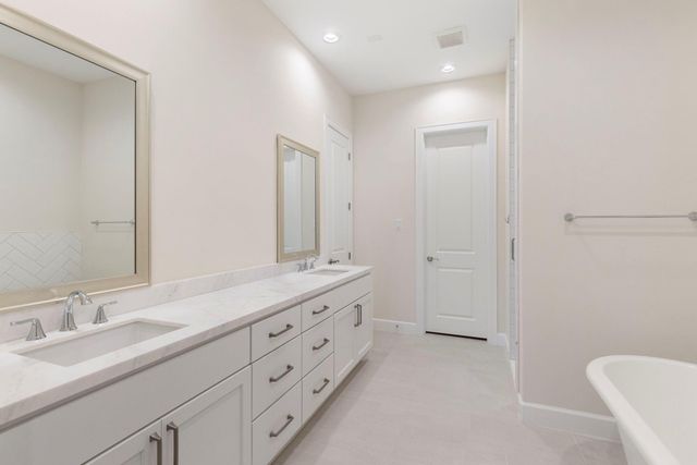 106 Magnolia Green Street, Shenandoah, TX 77384