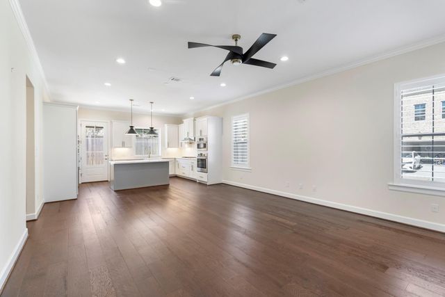 106 Magnolia Green Street, Shenandoah, TX 77384