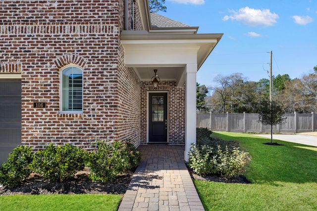 106 Magnolia Green Street, Shenandoah, TX 77384