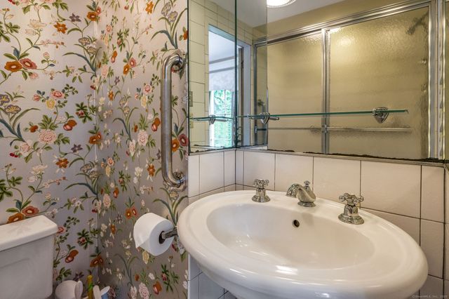 30 Meeting House Lane, Madison, CT 06443