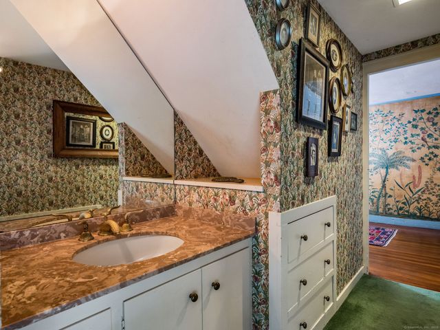 30 Meeting House Lane, Madison, CT 06443