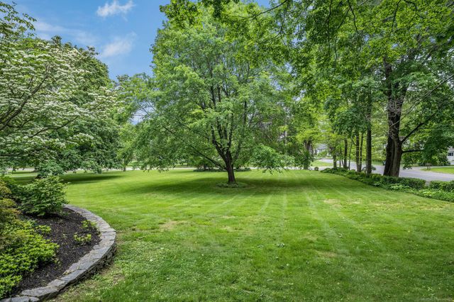 30 Meeting House Lane, Madison, CT 06443