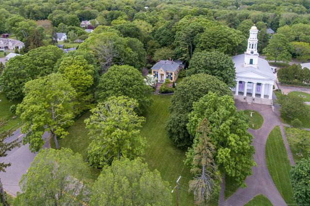 30 Meeting House Lane, Madison, CT 06443