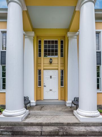 30 Meeting House Lane, Madison, CT 06443