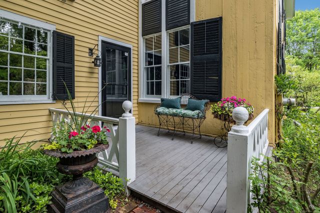 30 Meeting House Lane, Madison, CT 06443