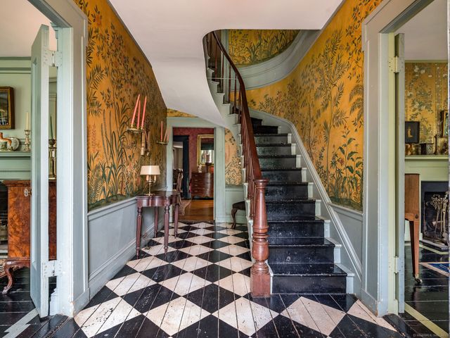 30 Meeting House Lane, Madison, CT 06443