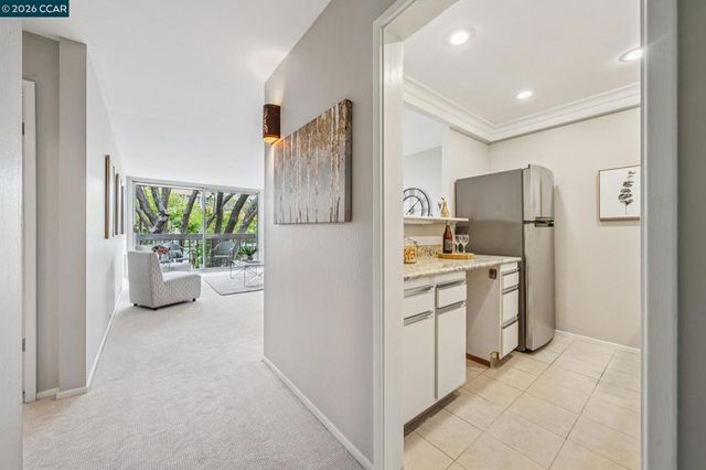 758 Kingston Ave 22, Oakland, CA 94611