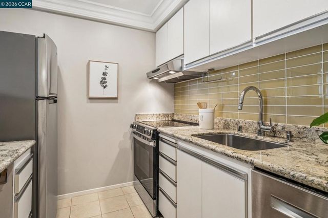 758 Kingston Ave 22, Oakland, CA 94611