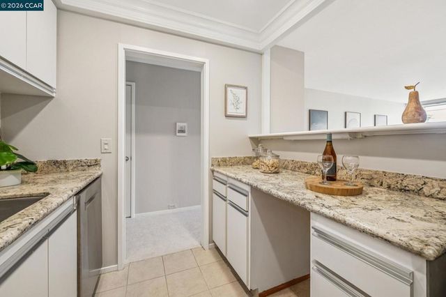 758 Kingston Ave 22, Oakland, CA 94611