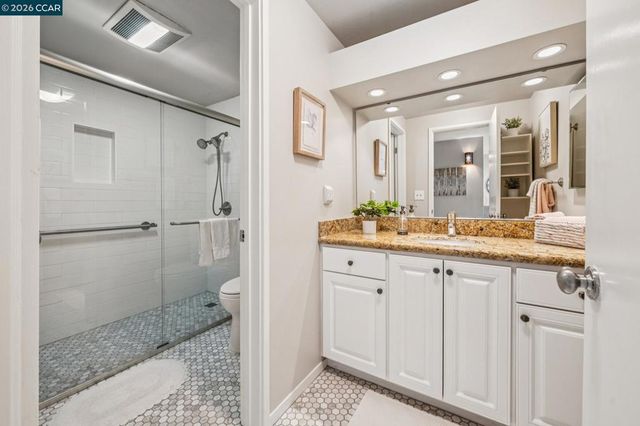 758 Kingston Ave 22, Oakland, CA 94611