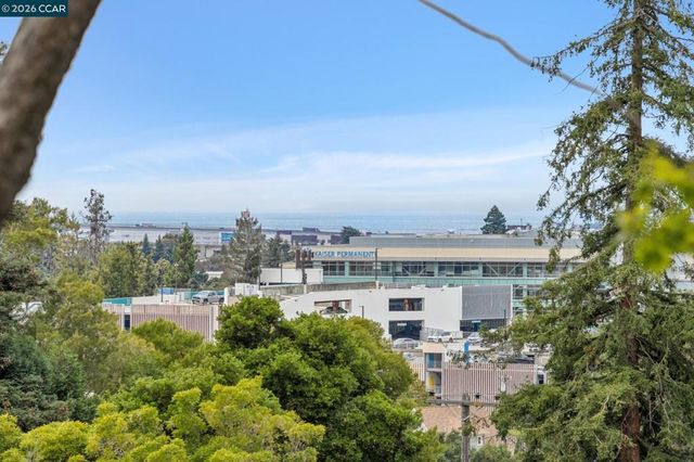 758 Kingston Ave 22, Oakland, CA 94611