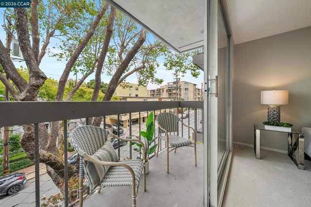 758 Kingston Ave 22, Oakland, CA 94611
