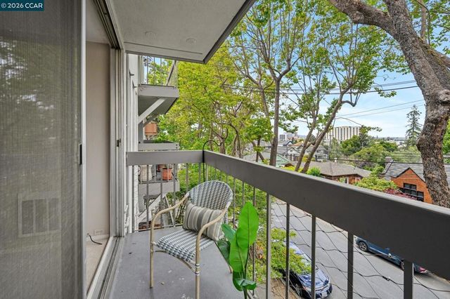 758 Kingston Ave 22, Oakland, CA 94611