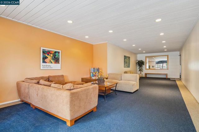758 Kingston Ave 22, Oakland, CA 94611
