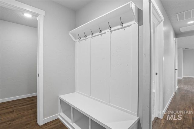 5921 N Backfire Way, Meridian, ID 83646