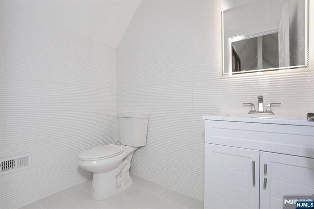 169 Woodward Avenue, Rutherford, NJ 07070