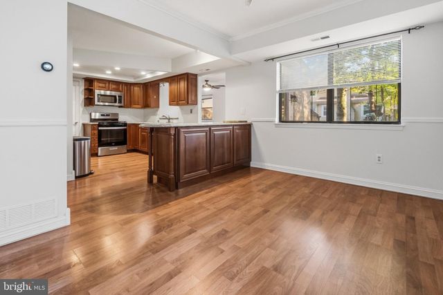 4 GOSHAWK CT, Voorhees, NJ 08043