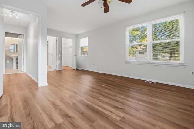 4 GOSHAWK CT, Voorhees, NJ 08043