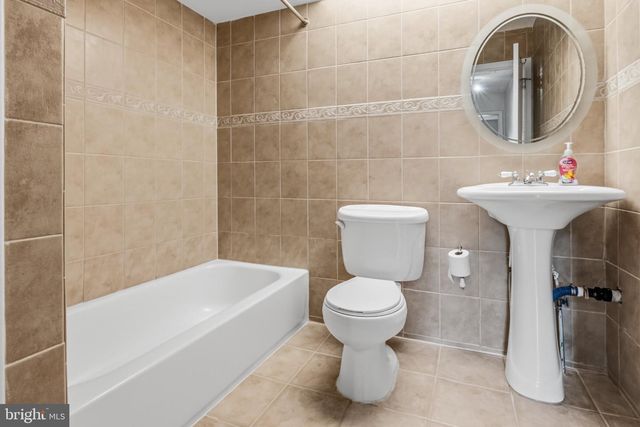 4 GOSHAWK CT, Voorhees, NJ 08043