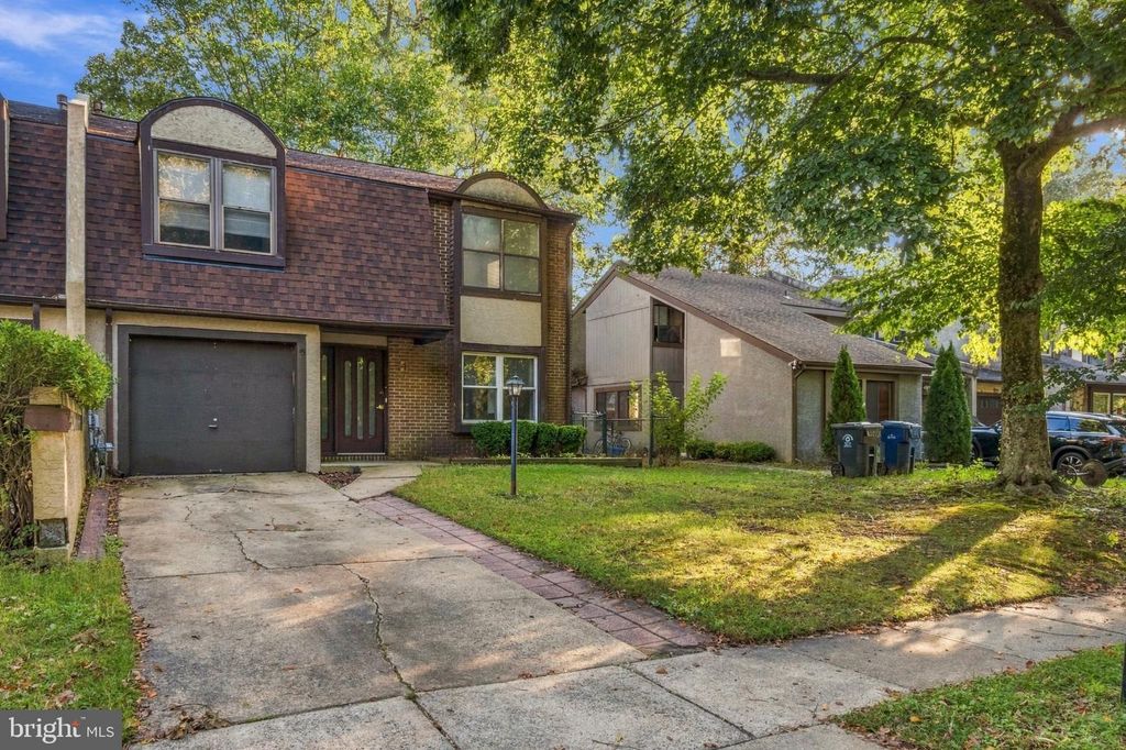 4 GOSHAWK CT, VOORHEES, NJ 08043 — exterior