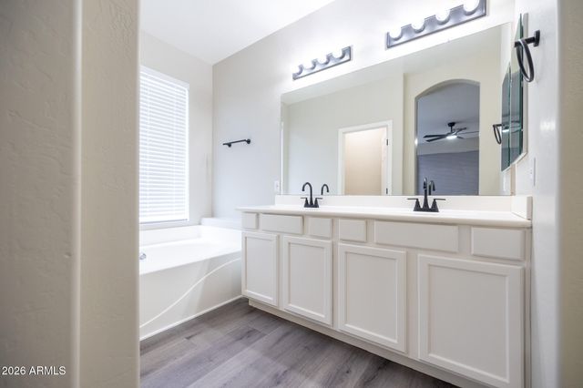 4301 E OXFORD Lane, Gilbert, AZ 85295