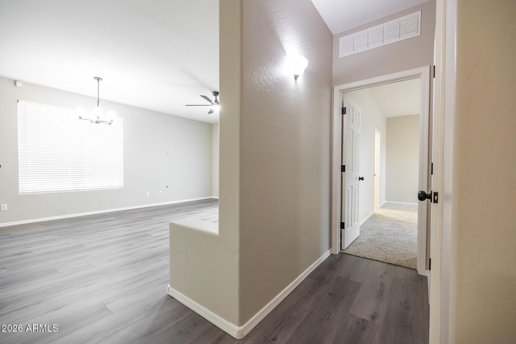 Image 23 of property listing at 4301 E OXFORD Lane, Gilbert, AZ 85295