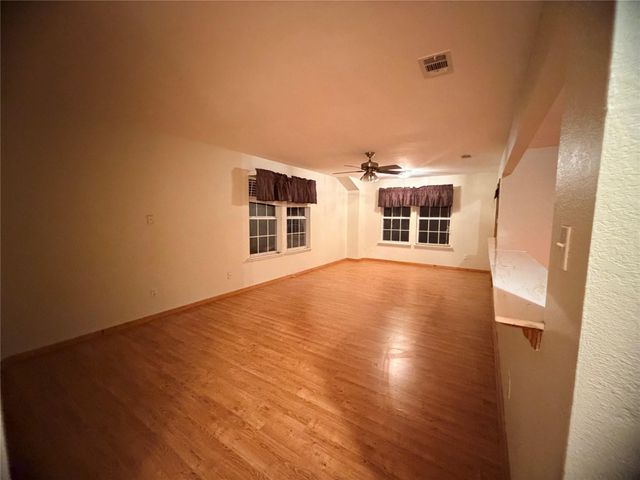 2567 Avenue D, Dickinson, TX 77539