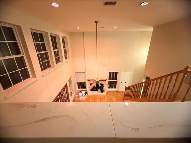 2567 Avenue D, Dickinson, TX 77539