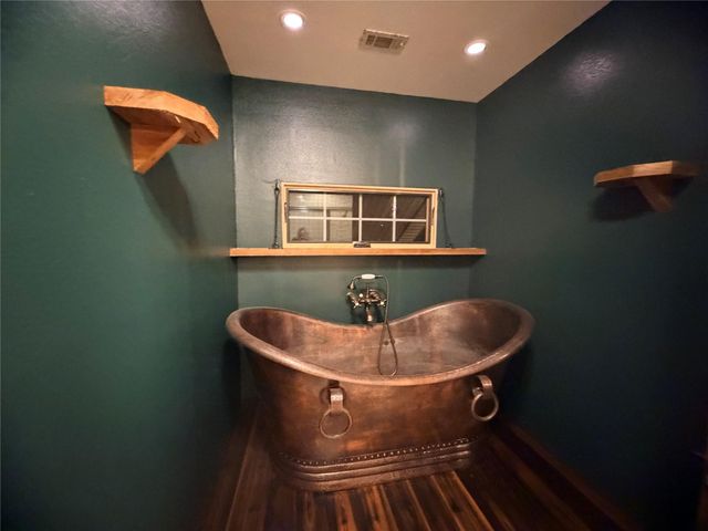 2567 Avenue D, Dickinson, TX 77539