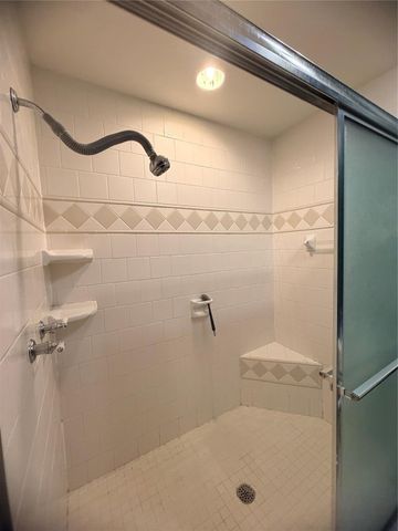 2567 Avenue D, Dickinson, TX 77539