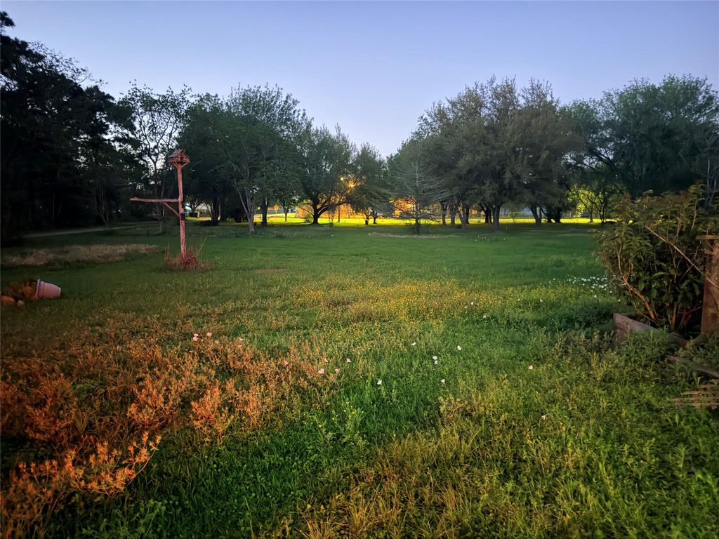 2567 Avenue D, Dickinson, TX 77539