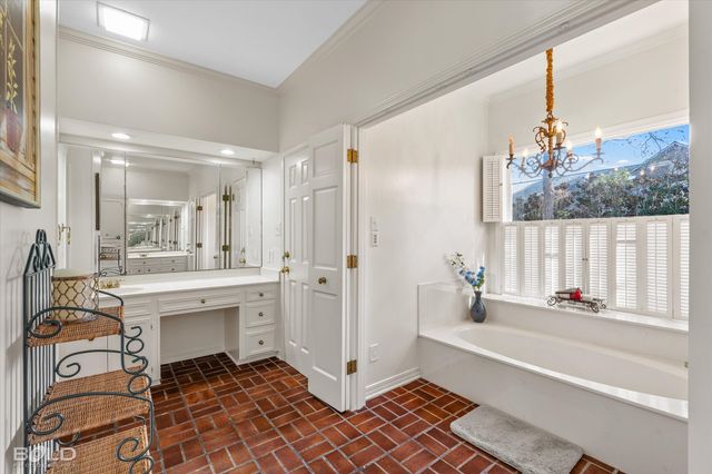 8621 E Wilderness Way, Shreveport, LA 71106