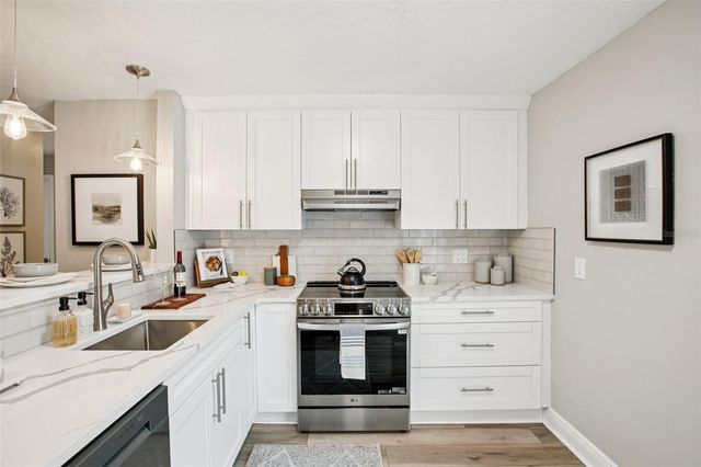 151 SE MONROE CIRCLE N, St Petersburg, FL 33703